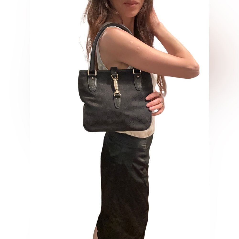 Gucci Black Women's Jackie Bag with piston lock